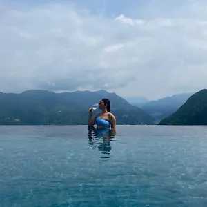 Paradiso 3*, Brunate Italia